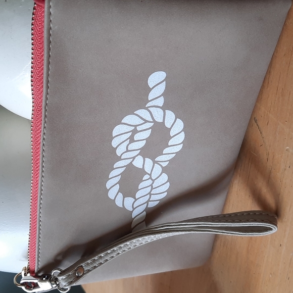 Nautical-themed wristlet or cosmetic bag - Picture 2 of 5